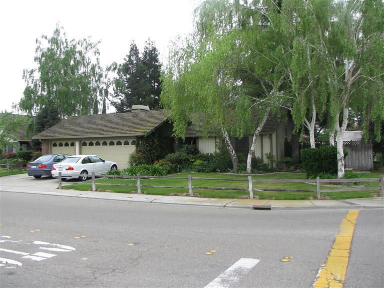 1584 Parkview St, Manteca, CA 95337 photo 2