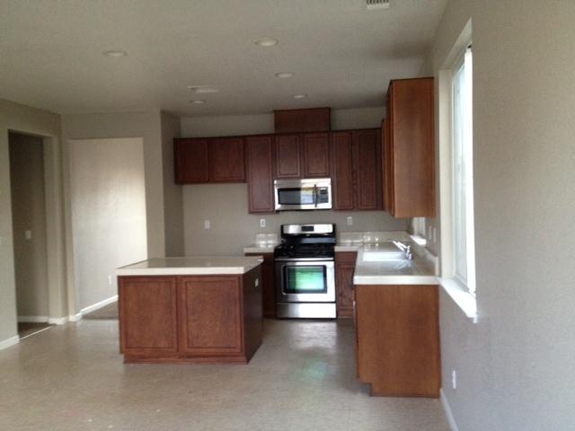 83 Travertine Ct, Lathrop, CA 95330 photo 2