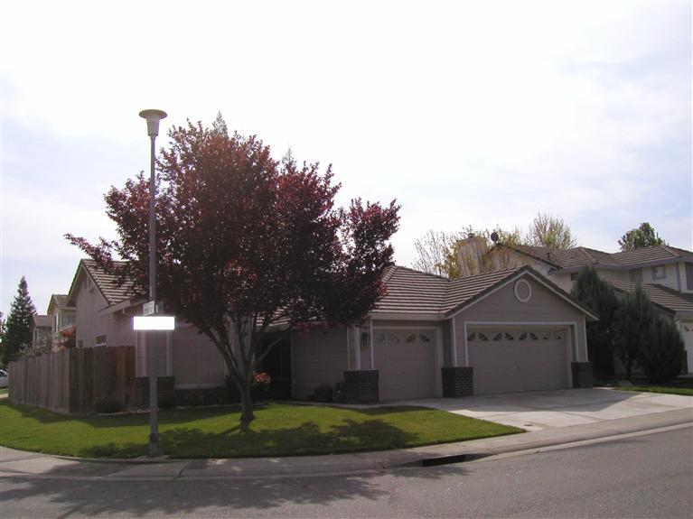 8540 Crosspointe Ct, Antelope, CA 95843 photo 2