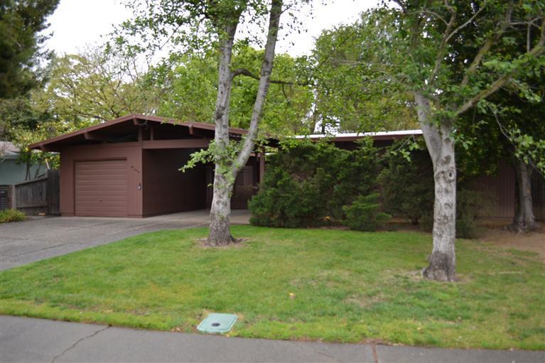 780 Elmwood Dr, Davis, CA 95616 photo 1