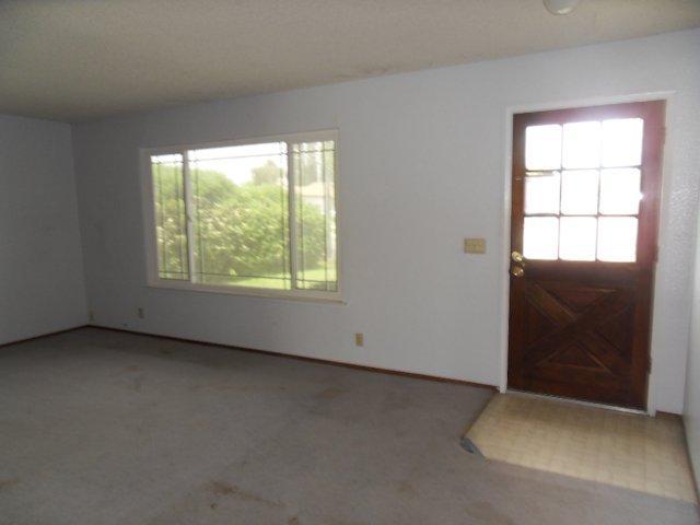 1360 Jennifer St, Ripon, CA 95366 photo 3