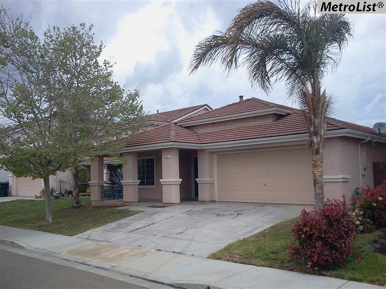 1127 Yellowhammer Dr, Patterson, CA 95363 photo 1