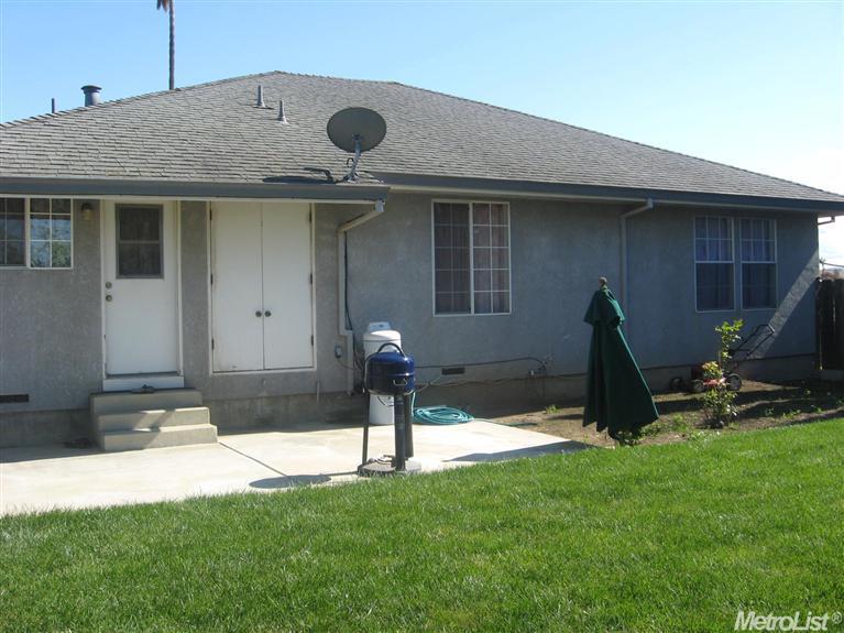 1649 Olive Ave, Patterson, CA 95363 photo 1