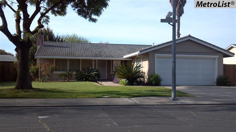 1928 Applegate Dr, Modesto, CA 95350 photo 1