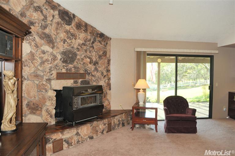 19385 Iron Mountain Dr, Grass Valley, CA 95945 photo 4