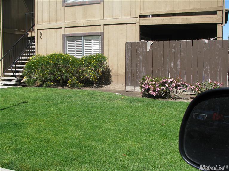 414 Cherry Ln #c, Manteca, CA 95337 photo 2