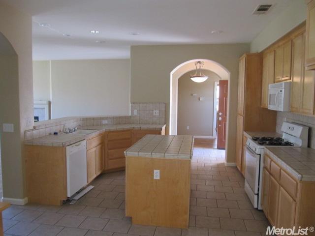 3521 Isabella Dr, Modesto, CA 95355 photo 4