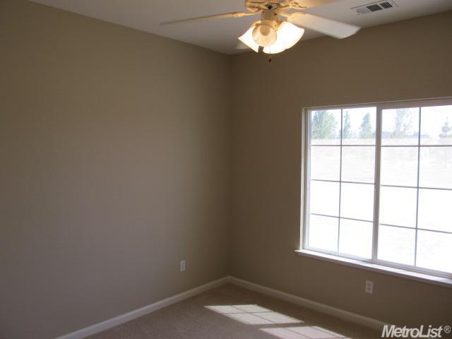 3521 Isabella Dr, Modesto, CA 95355 photo 9