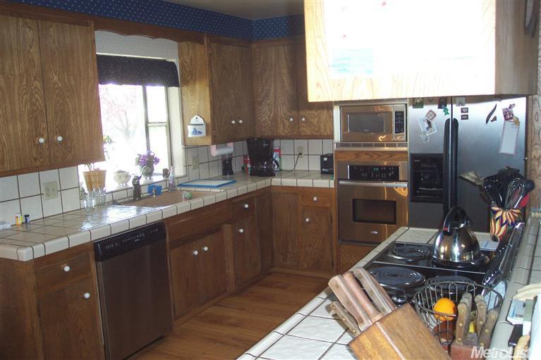 4530 Charleston Dr, Carmichael, CA 95608 photo 2