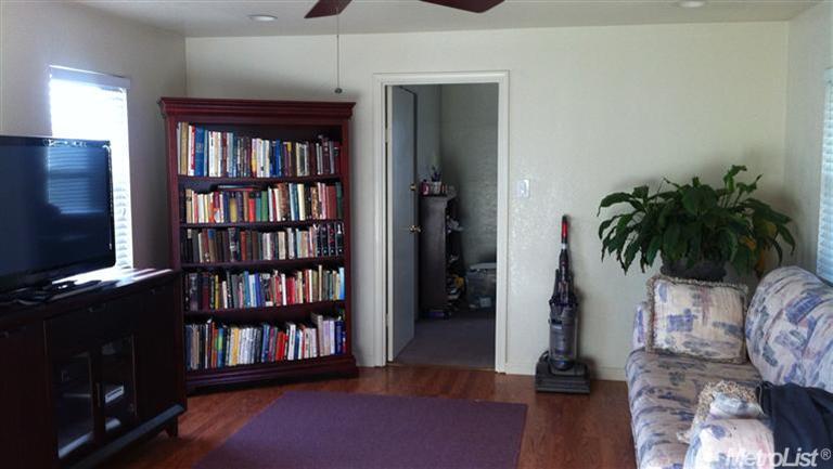 2145 Main St, Escalon, CA 95320 photo 2