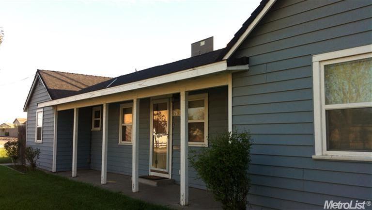 2145 Main St, Escalon, CA 95320 photo 1