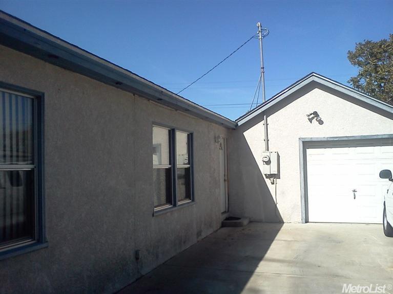 2214 Strivens Ave, Modesto, CA 95350 photo 2