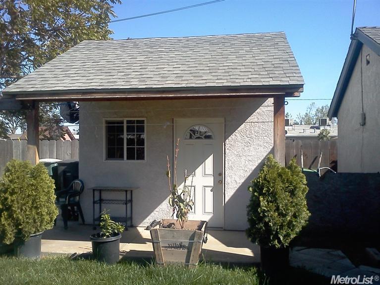 2214 Strivens Ave, Modesto, CA 95350 photo 9