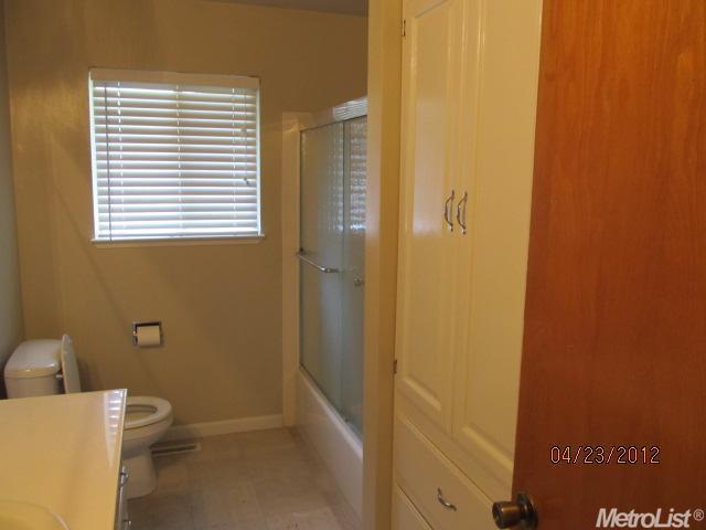 1001 Strathmore Dr, Modesto, CA 95355 photo 14