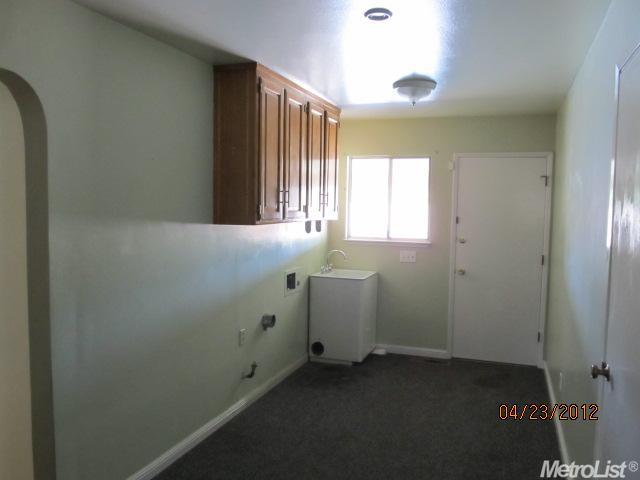 1001 Strathmore Dr, Modesto, CA 95355 photo 7