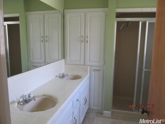 1001 Strathmore Dr, Modesto, CA 95355 photo 17