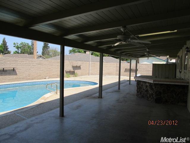 1001 Strathmore Dr, Modesto, CA 95355 photo 12
