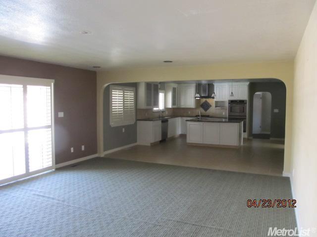 1001 Strathmore Dr, Modesto, CA 95355 photo 3
