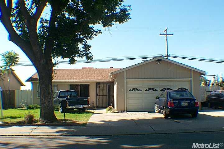 1124 Petaluma Dr, Modesto, CA 95351 photo 1
