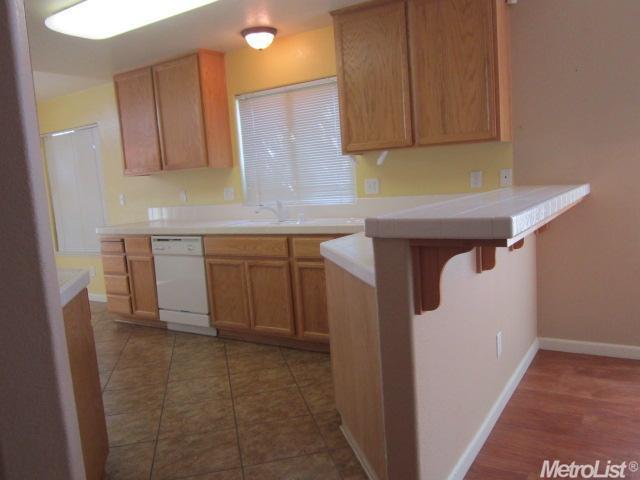 105 Via Marsala, Gustine, CA 95322 photo 3