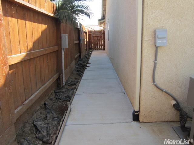 105 Via Marsala, Gustine, CA 95322 photo 24