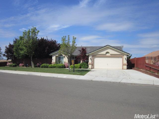105 Via Marsala, Gustine, CA 95322 photo 1