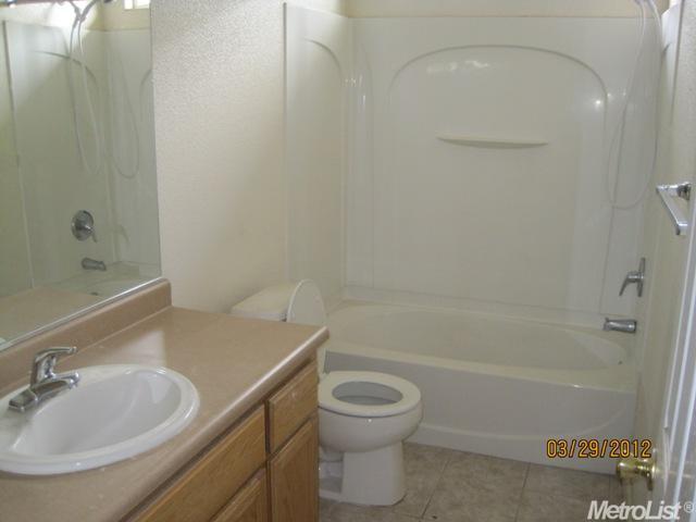 824 Emily St, Turlock, CA 95380 photo 7