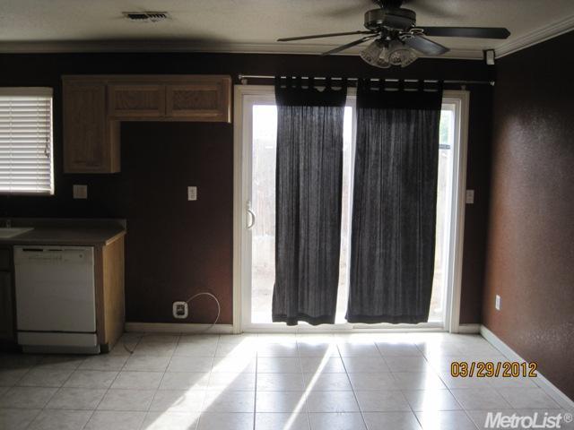 824 Emily St, Turlock, CA 95380 photo 4