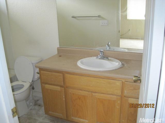 824 Emily St, Turlock, CA 95380 photo 9