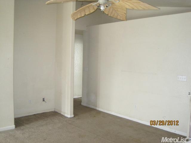 824 Emily St, Turlock, CA 95380 photo 3