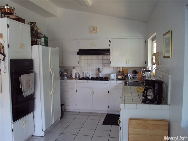 601 Curry Ave, Modesto, CA 95354 photo 3