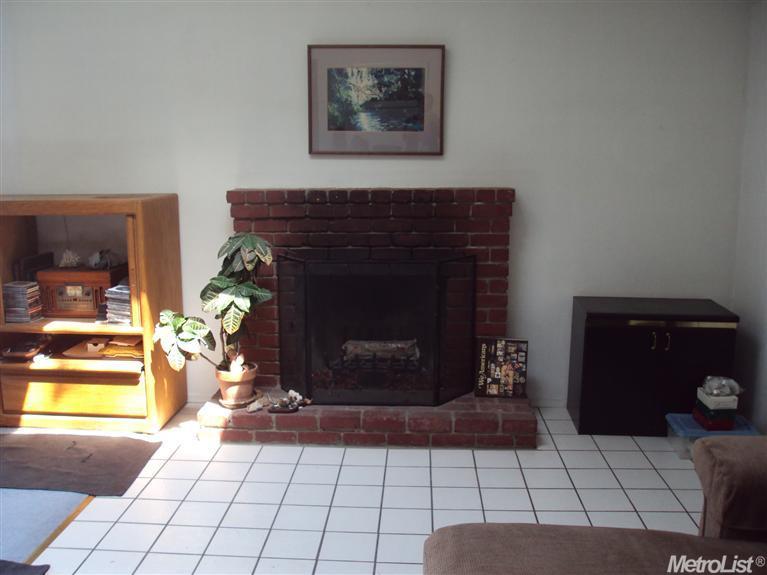 601 Curry Ave, Modesto, CA 95354 photo 2