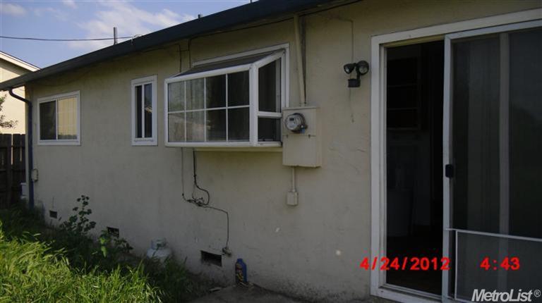 471 Diane Dr, Manteca, CA 95336 photo 2