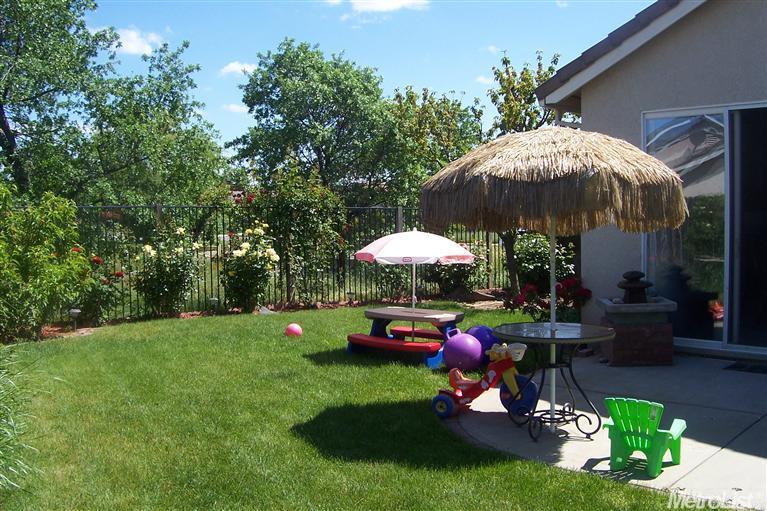 5725 Ridgepoint Dr, Antelope, CA 95843 photo 4