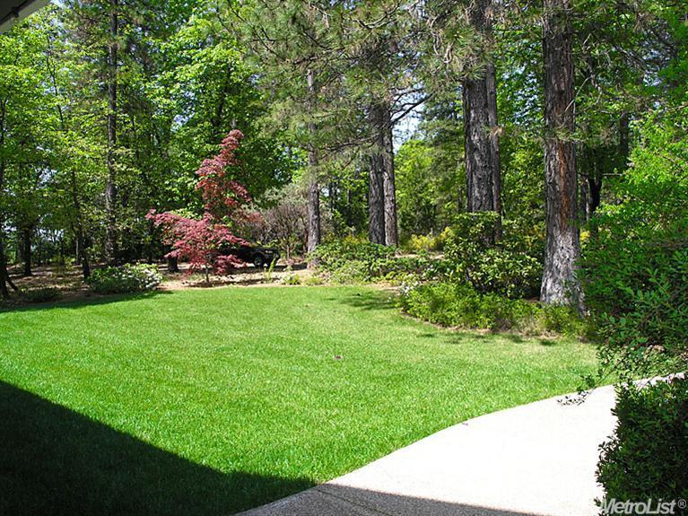 18938 Saint Paul Pl, Grass Valley, CA 95945 photo 2