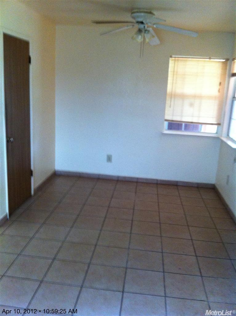556 Traina Dr, Patterson, CA 95363 photo 4