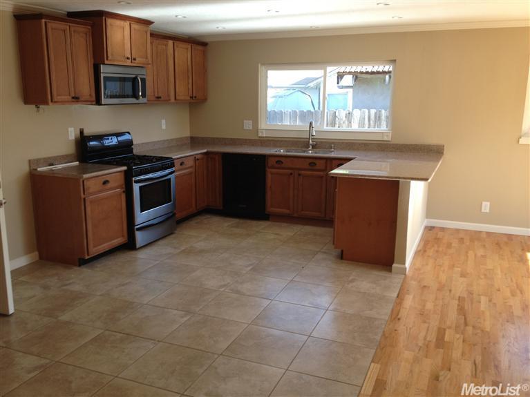 1820 N Parker Ave, Tracy, CA 95376 photo 2