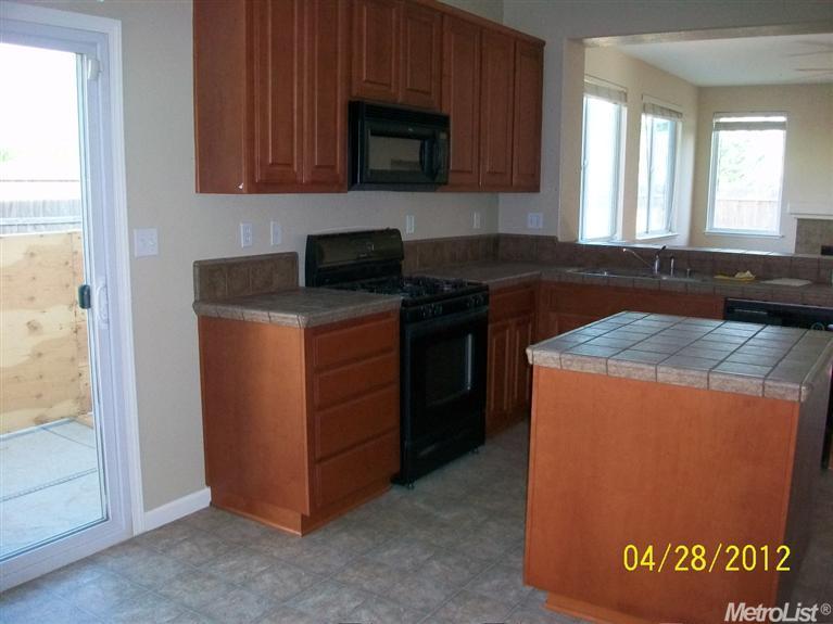 403 Lily Dr, Merced, CA 95341 photo 8