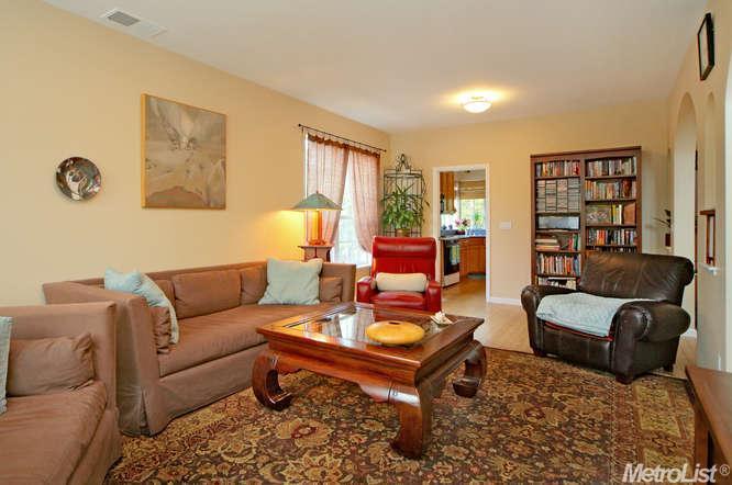 3307 Grosbeak Ct, Davis, CA 95616 photo 3