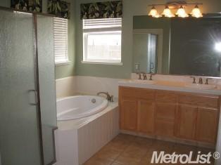 565 Cistus Ct, Manteca, CA 95337 photo 7