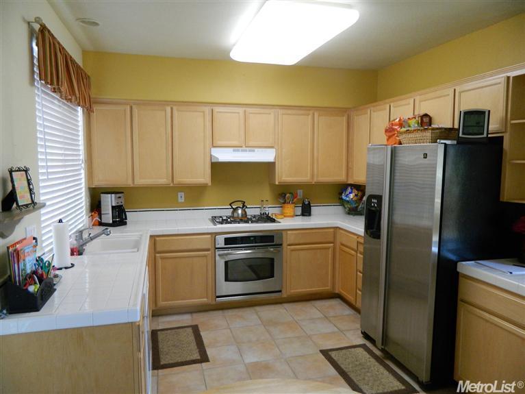 2728 Sequoia St, Lodi, CA 95242 photo 2