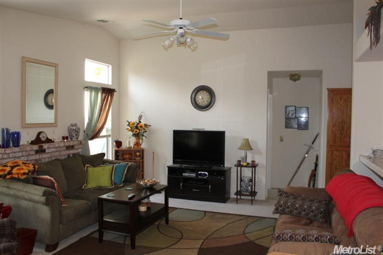 467 Mockingbird Dr, Lodi, CA 95240 photo 4