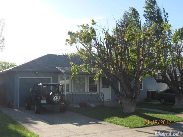 415 Cross St, Lodi, CA 95242 photo 1