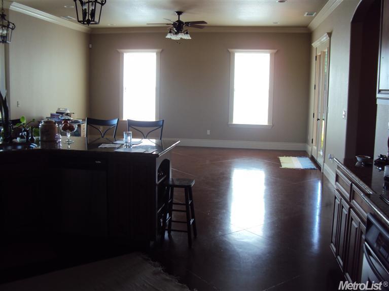 985 N Canyon Dr, Ceres, CA 95307 photo 9
