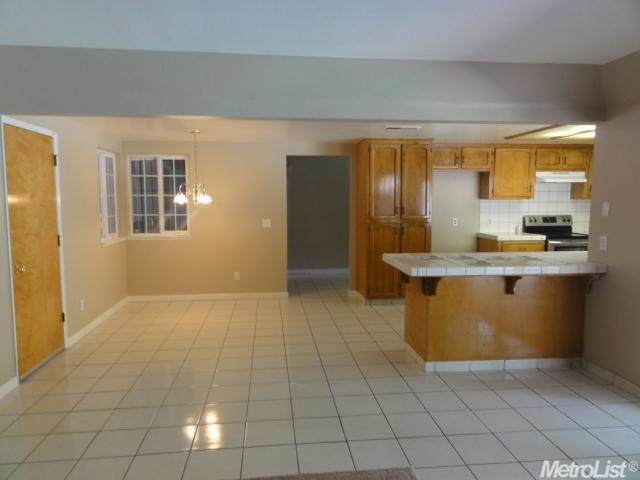 899 Redlands Ct, Merced, CA 95348 photo 4