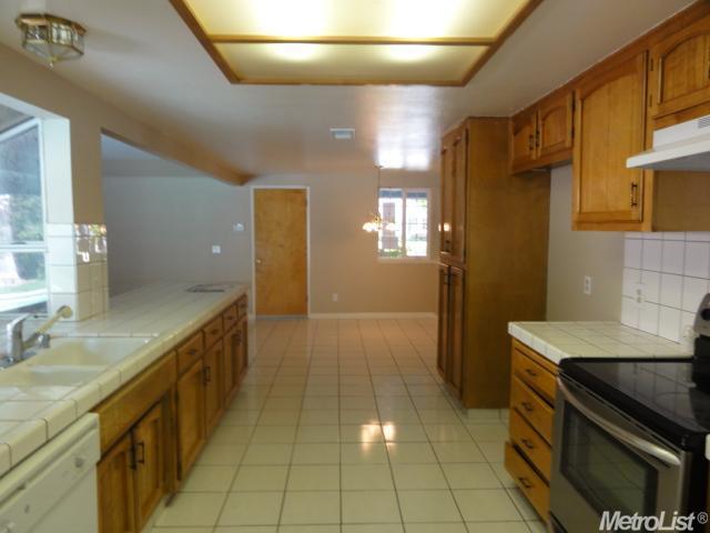 899 Redlands Ct, Merced, CA 95348 photo 5