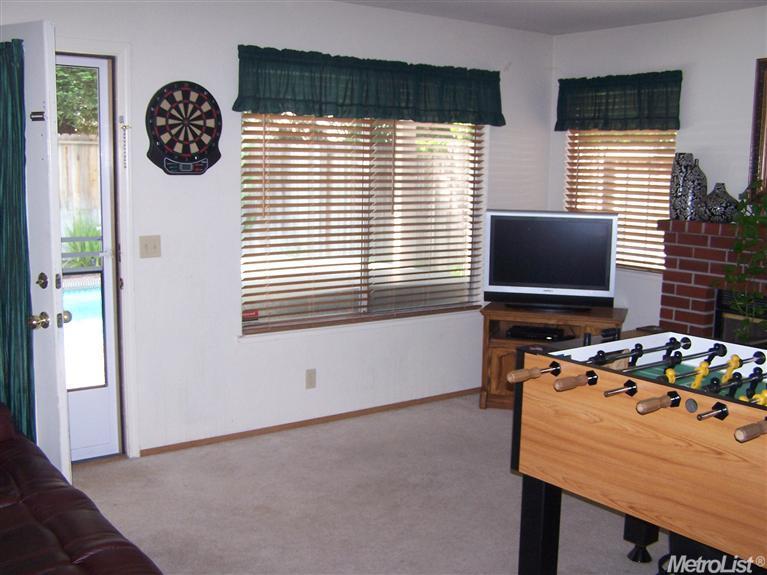 8309 Benjamin Dr, Antelope, CA 95843 photo 5