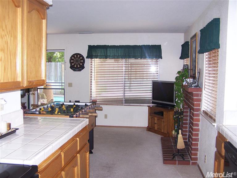 8309 Benjamin Dr, Antelope, CA 95843 photo 6