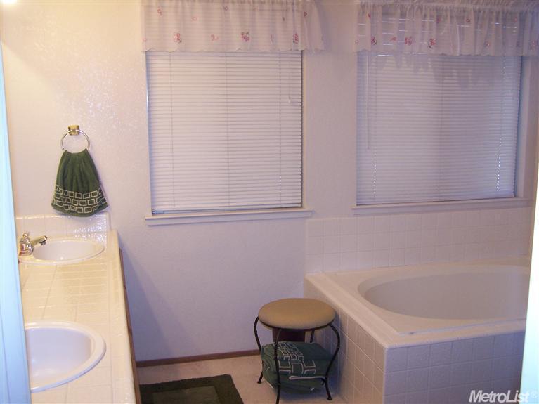 8309 Benjamin Dr, Antelope, CA 95843 photo 13