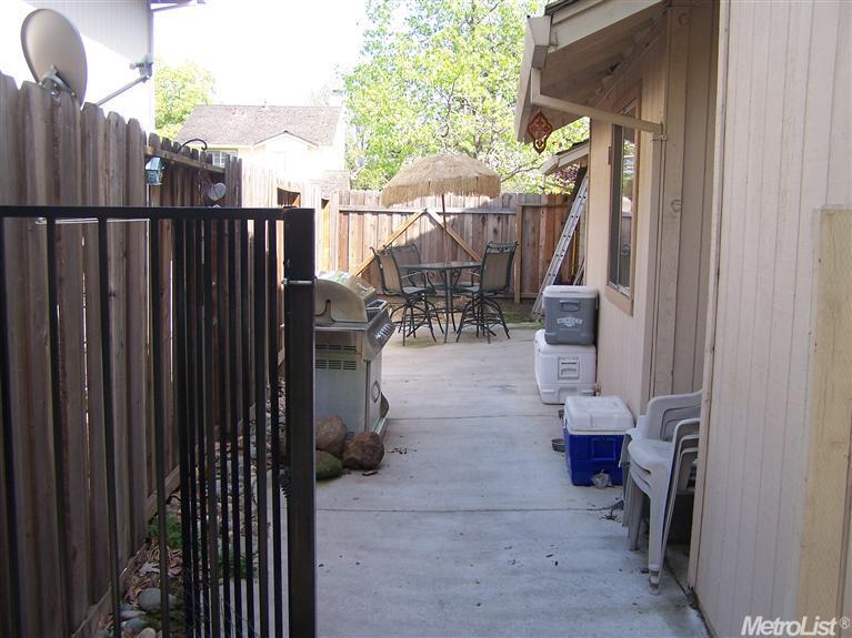 8309 Benjamin Dr, Antelope, CA 95843 photo 23
